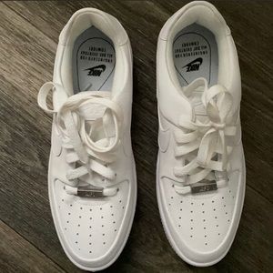 Nike AIR FORCE 1 SAGE LOW SNEAKER IN WHITE (NWT)